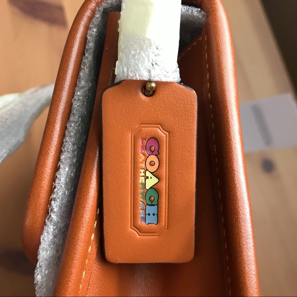 🌈 Coach Kip Turnlock Crossbody In Rainbow Signature Canvas ❤️ - Picture 12 of 15